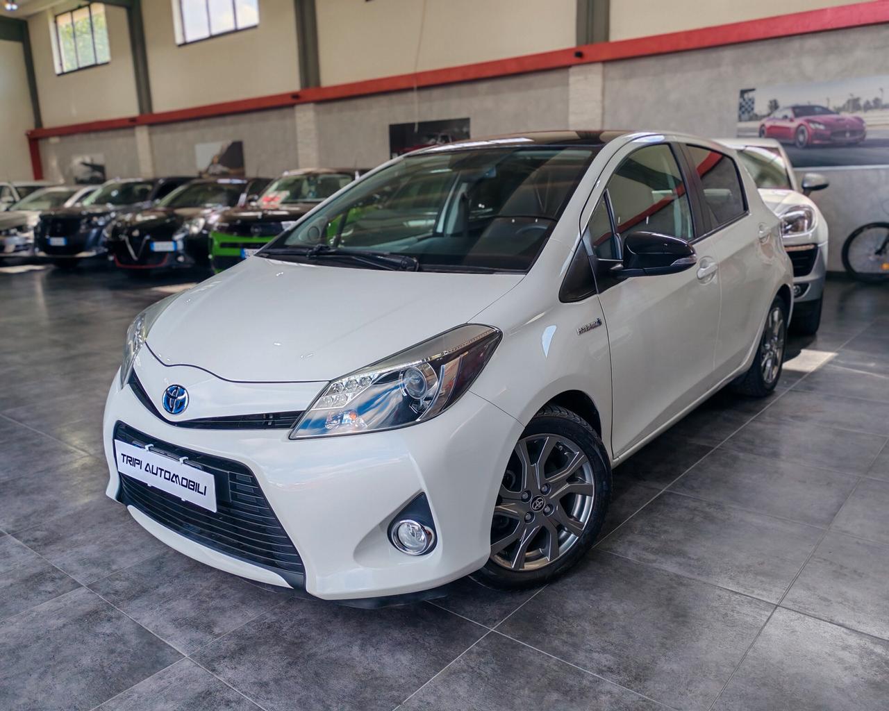 Toyota Yaris 1.5 Hybrid 100 cv Lounge CVT