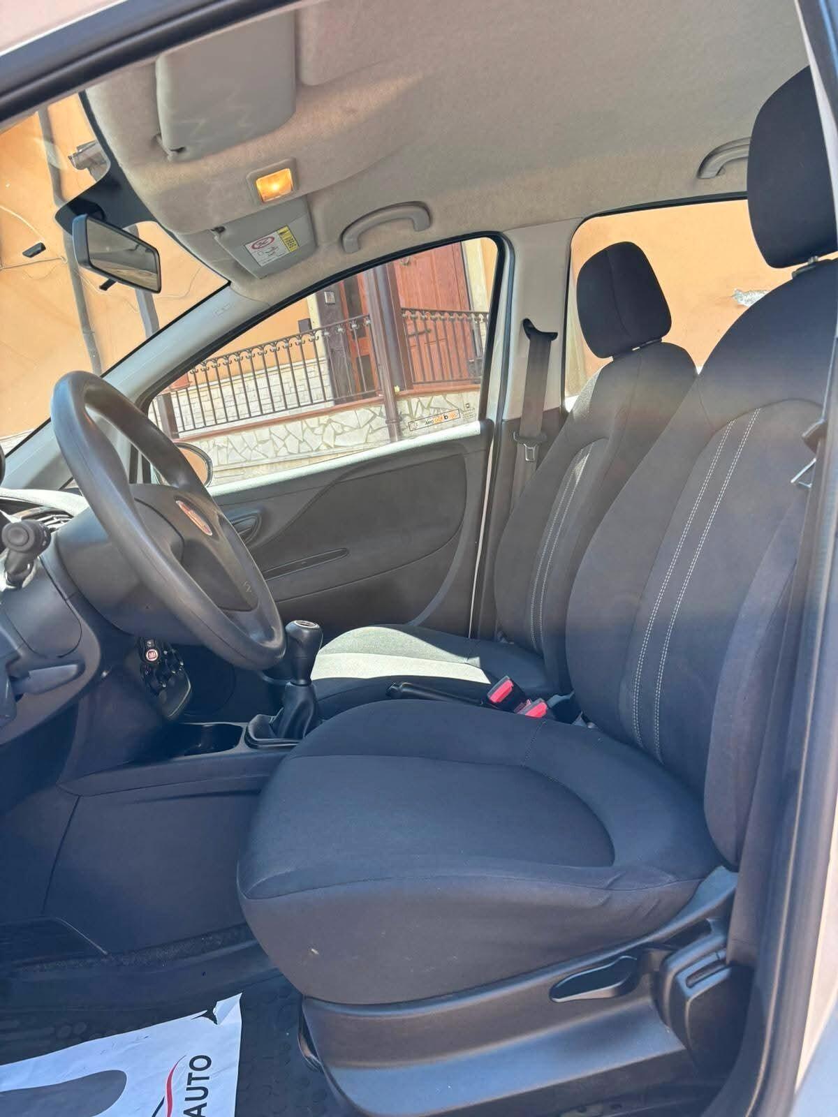 Fiat Punto 1.3 MJT II 75 CV 5 porte Street