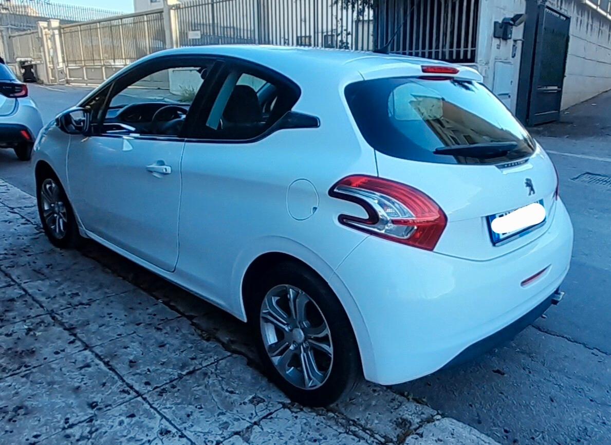 Peugeot 208 1.2 VTi 82 CV 3 porte Allure