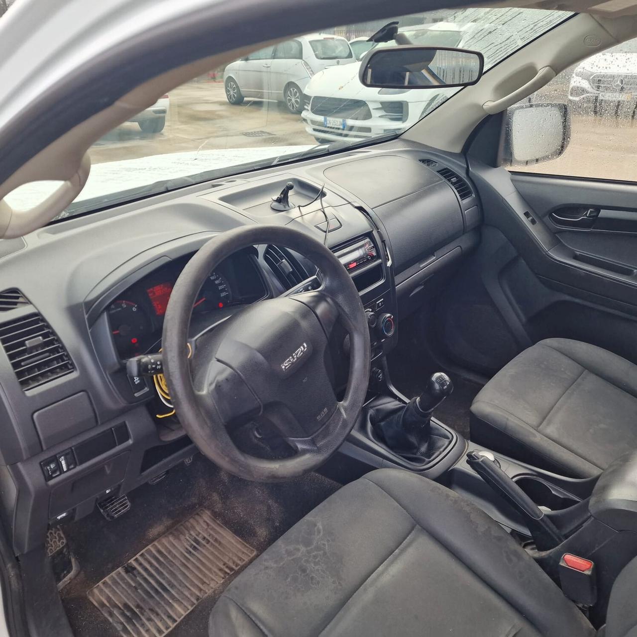 Isuzu D-Max N60 2.5 td crew Satellite 4x4 GANCIO DI TRAINO