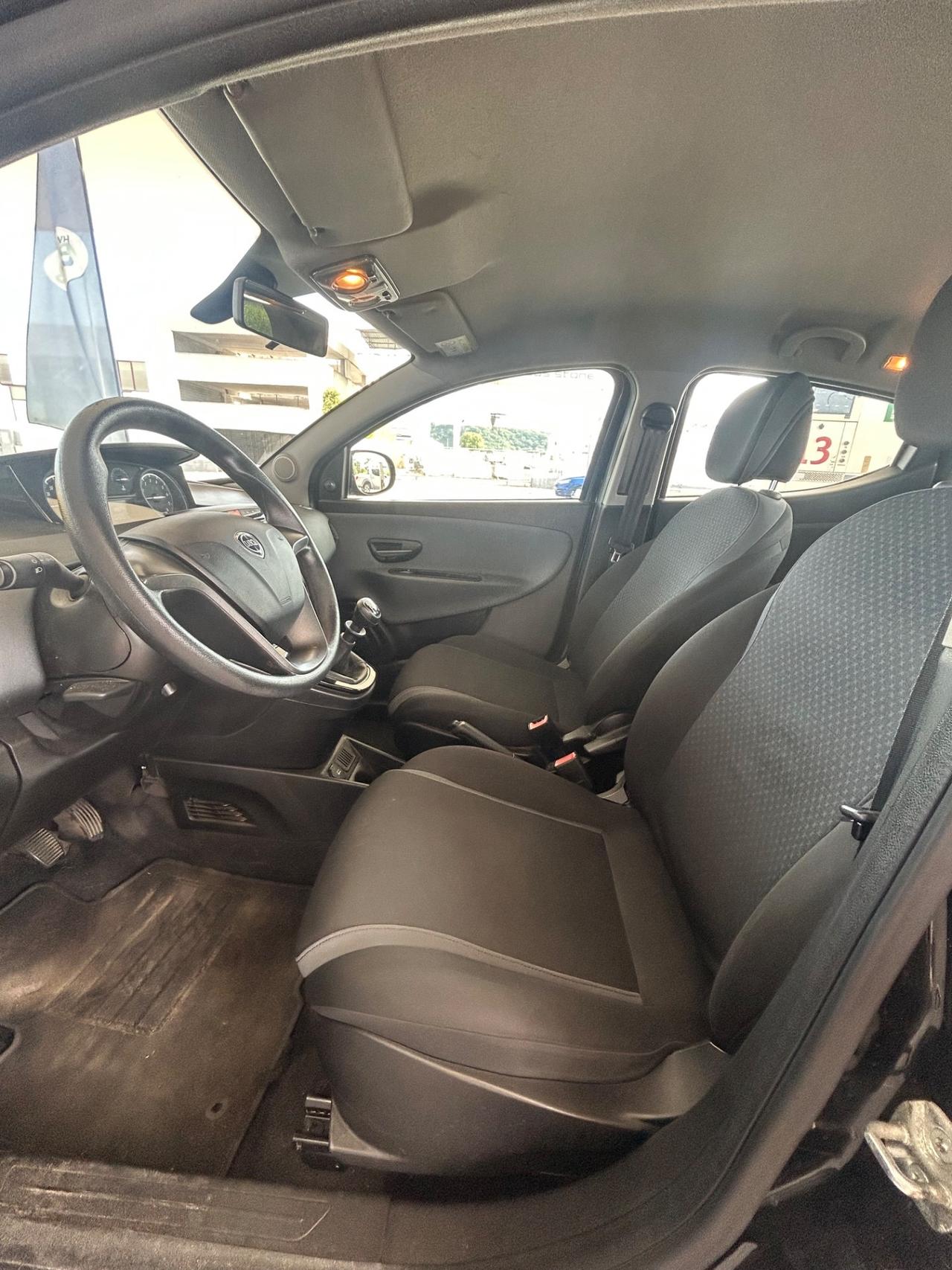 Lancia Ypsilon 1.2 69 CV 5p GPL Ecochic Gold