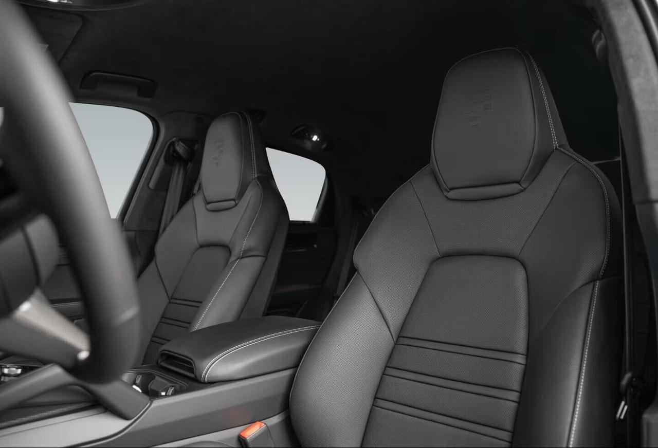 Porsche Cayenne Turbo E-Hybrid Coupé con pacchetto GT