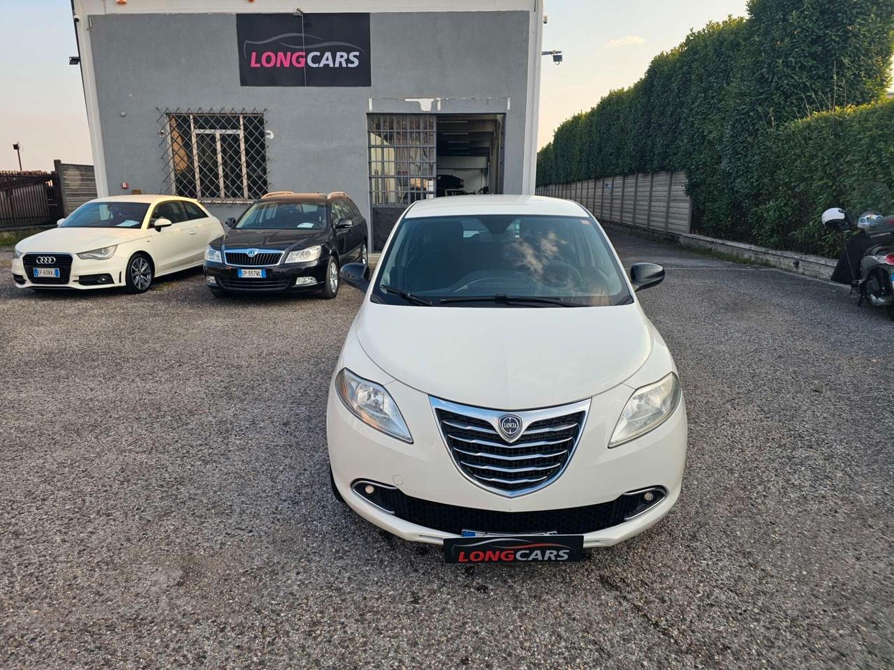 Lancia Ypsilon 0.9 TwinAir 85 CV 5 porte S&S Platinum
