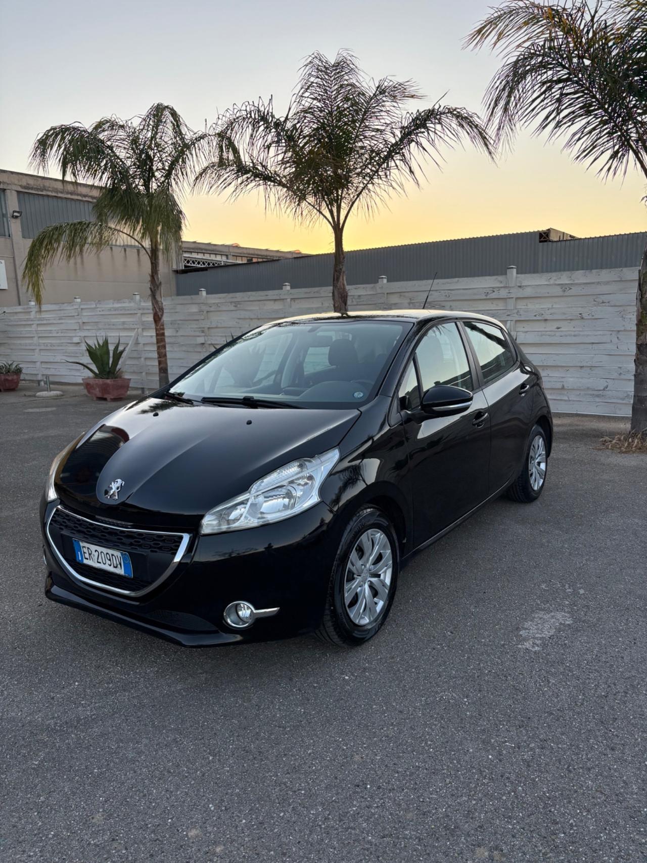 Peugeot 208 1.4 HDi 5 porte tagliando e cinghia ok