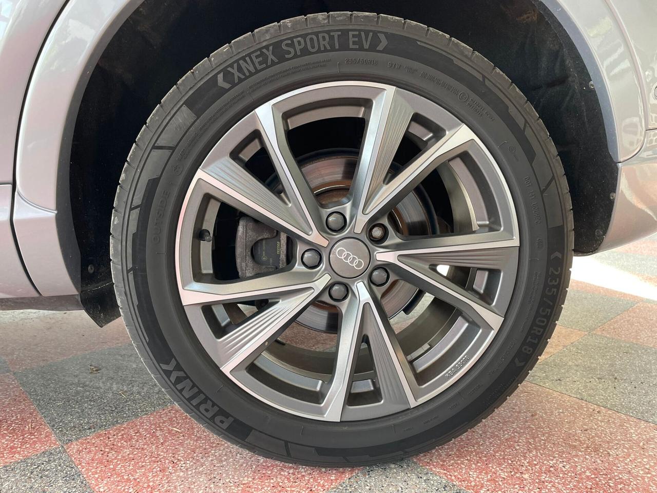 Audi Q3 2.0 TDI 120 CV S -Line Edition