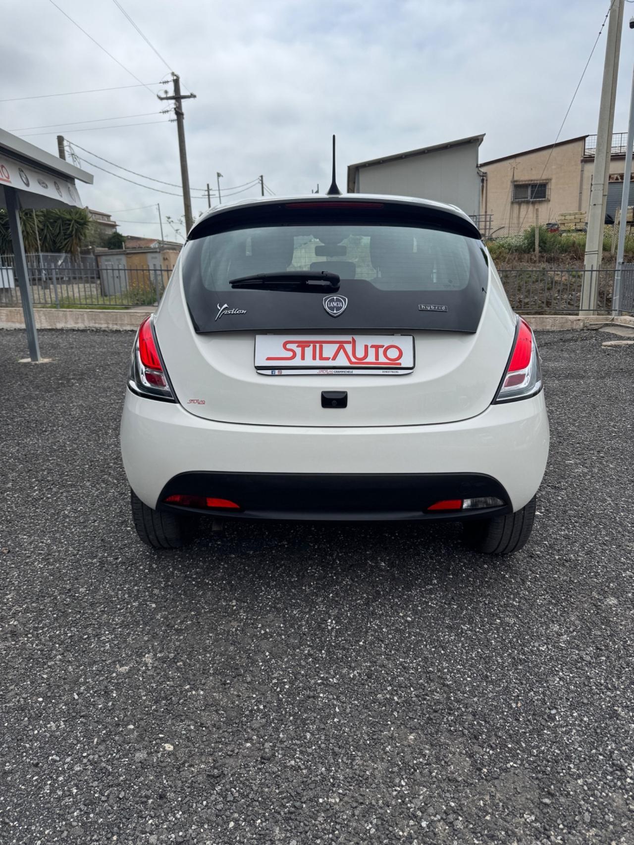 Lancia Ypsilon 1.0 FireFly 5 porte S&S Hybrid Gold Plus