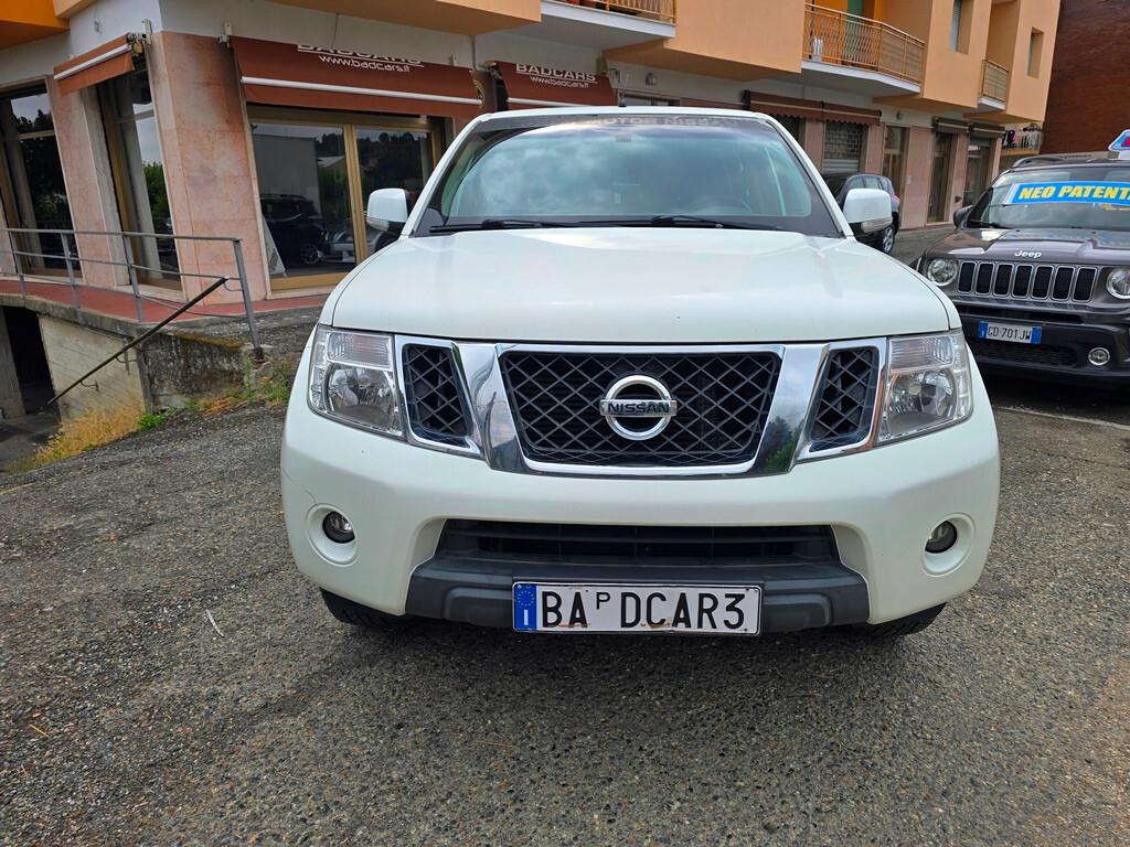 Nissan Navara 2.5 dCi 190CV 4 porte Double Cab LE