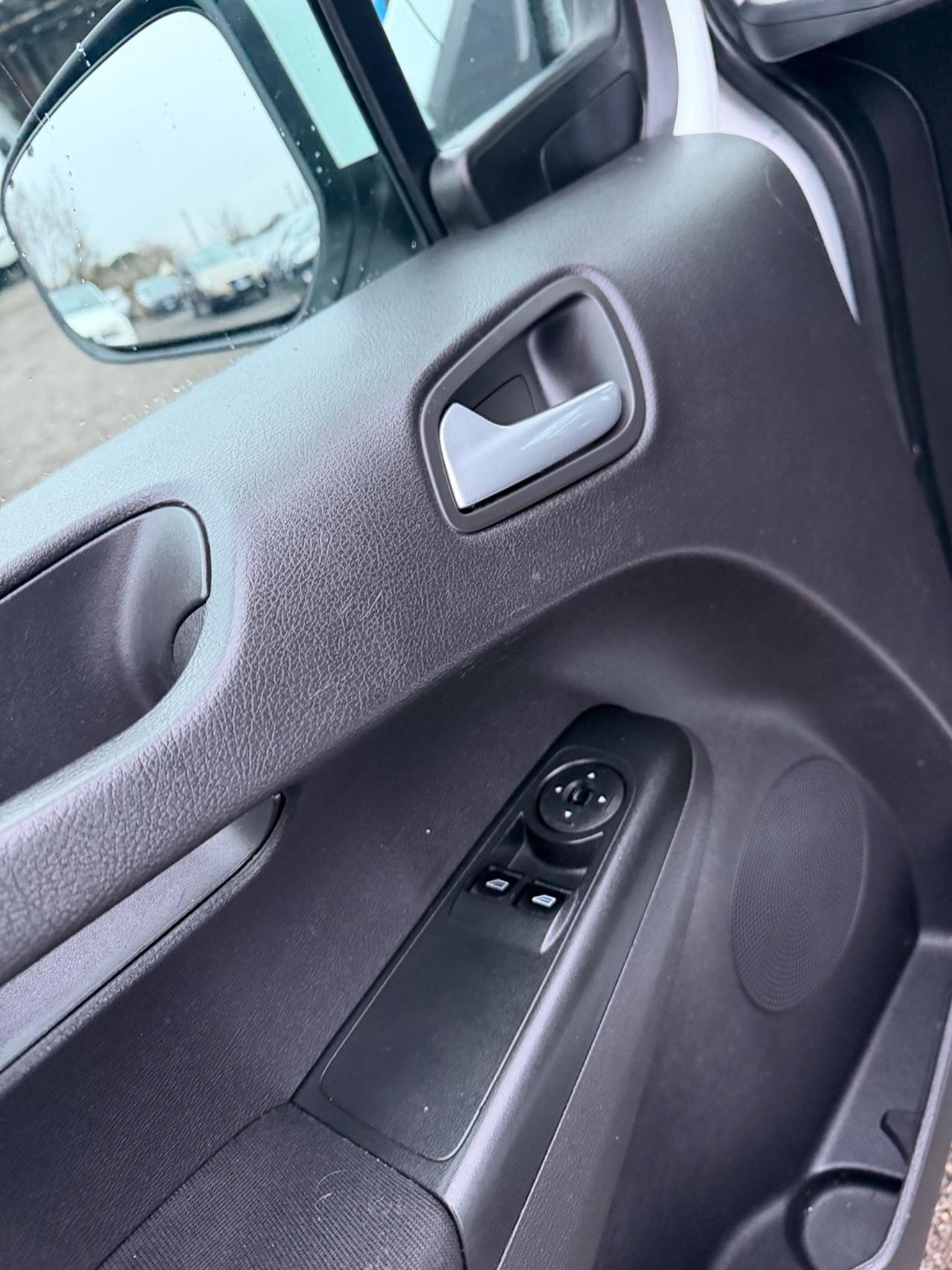 Ford Transit Courier 1.5 TDCi 75CV Van Entry