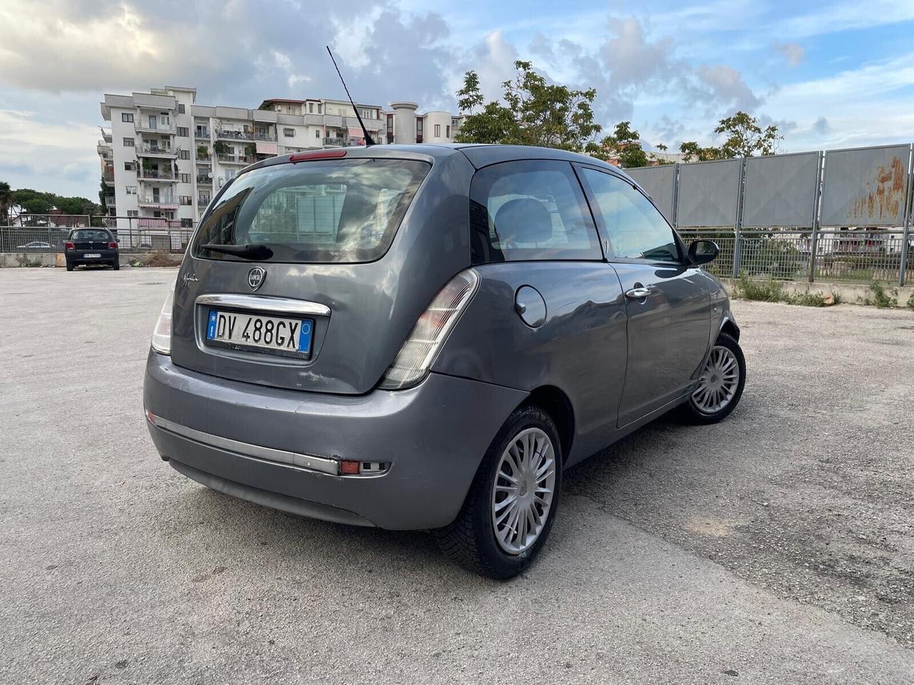 Lancia Ypsilon 1.2 GPL Argento IN OTTIME CONDIZIONI