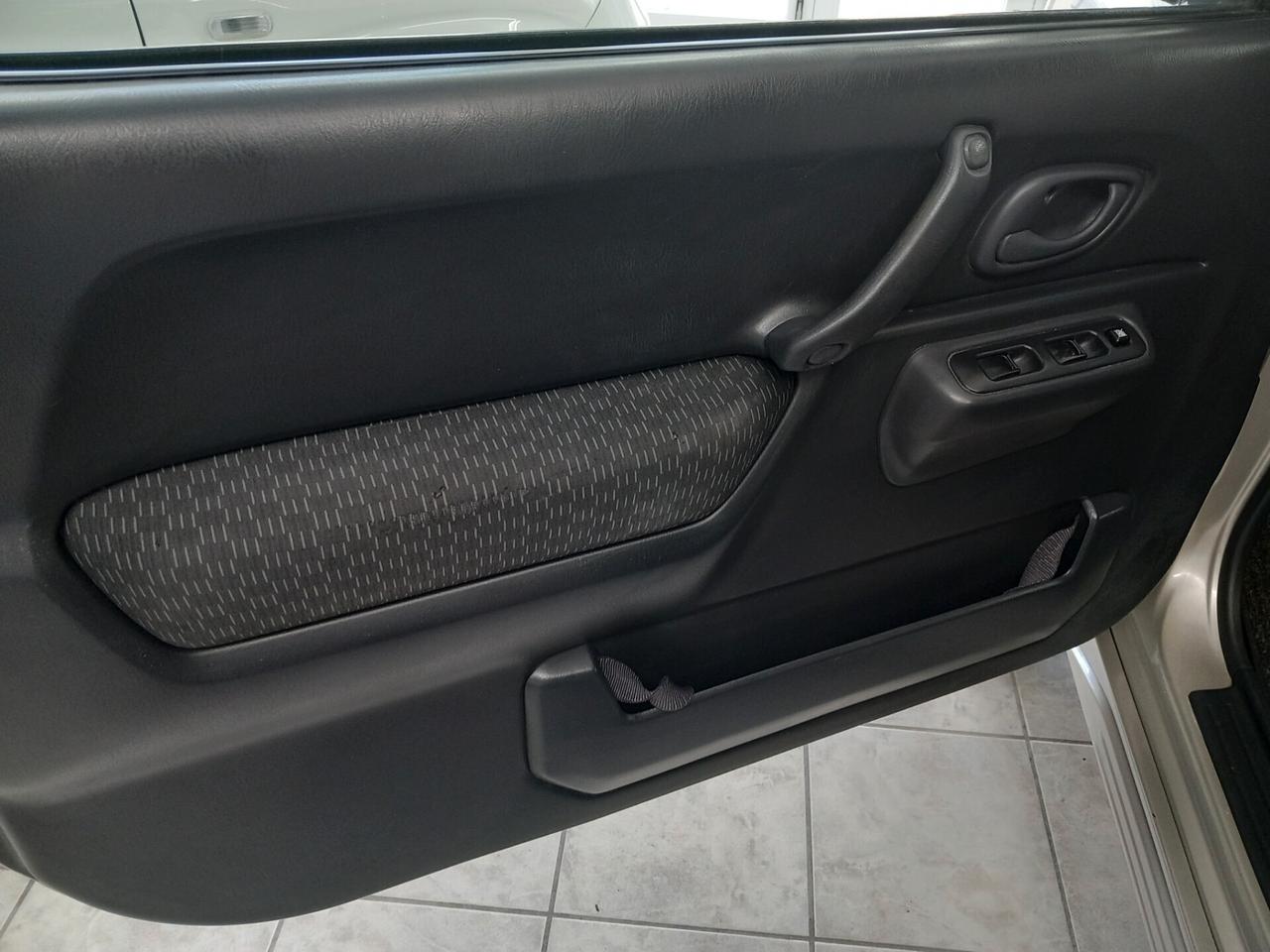 Suzuki Jimny 1.5 diesel cabrio anno 2005 km 230 mila