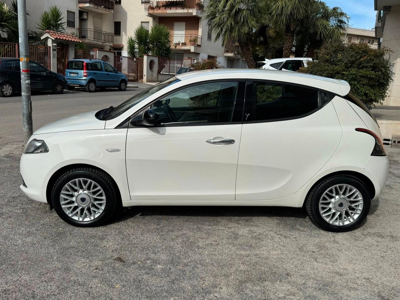 LANCIA YPSILON 1.2 BENZINA GOLD CERCHI PERFETTA