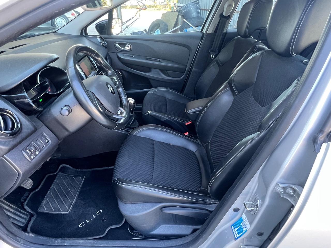 Renault Clio dCi 8V 90 CV EDC 5 porte Moschino Intens