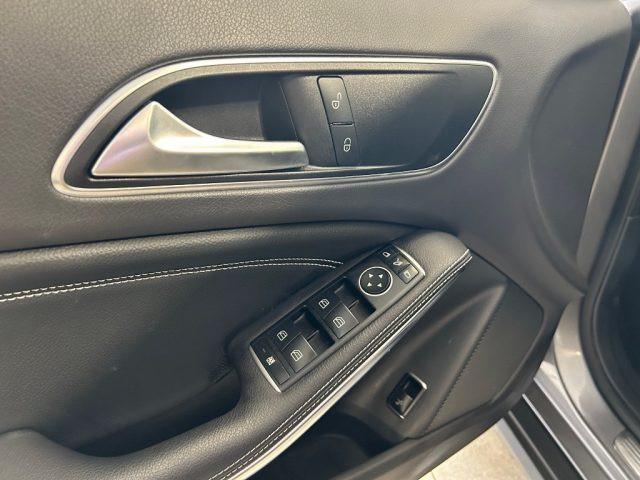MERCEDES-BENZ GLA 200 Premium