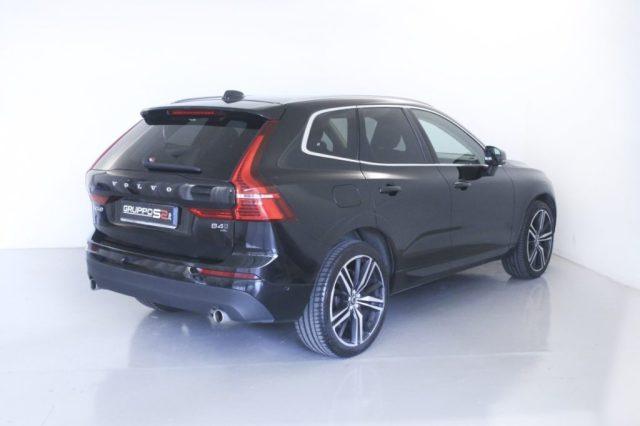 VOLVO XC60 B4 (d) AWD Geartronic Momentum Int. Pelle