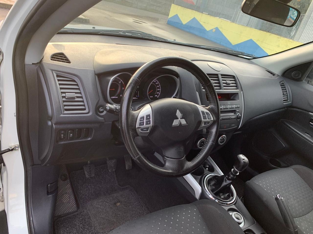 Mitsubishi Outlander 2.2 DI-D TC-SST Intense DPF