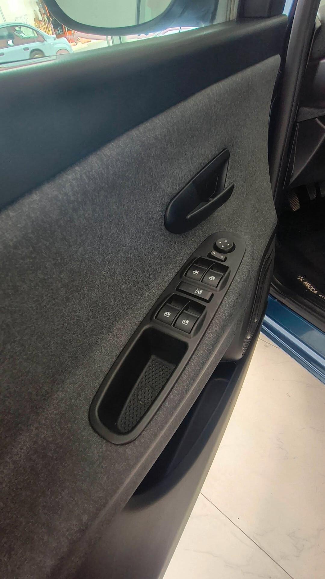 Lancia Ypsilon 1.0 FireFly 5 porte S&S Hybrid Silver Plus
