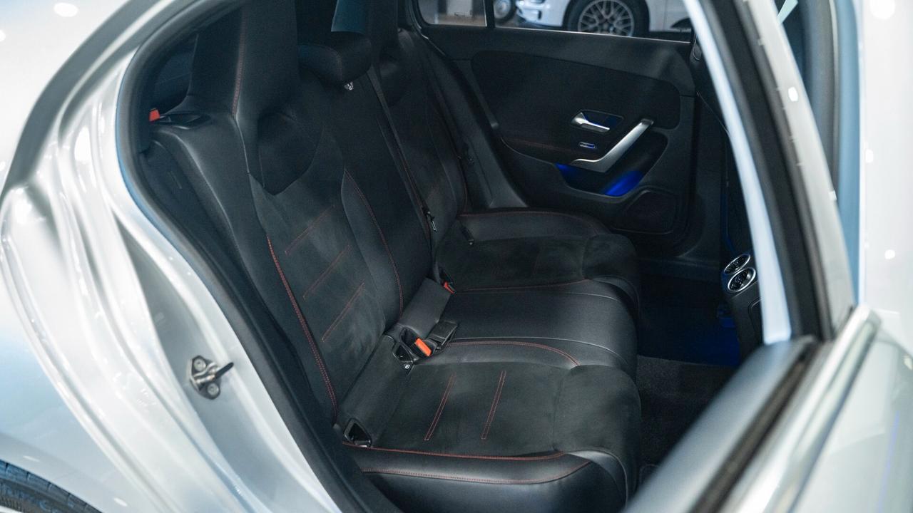 Mercedes-benz A 180 D PREMIUM PLUS AMG TETTO PACK LUCI XENO NAVI PELLE FULL OPTIONAL