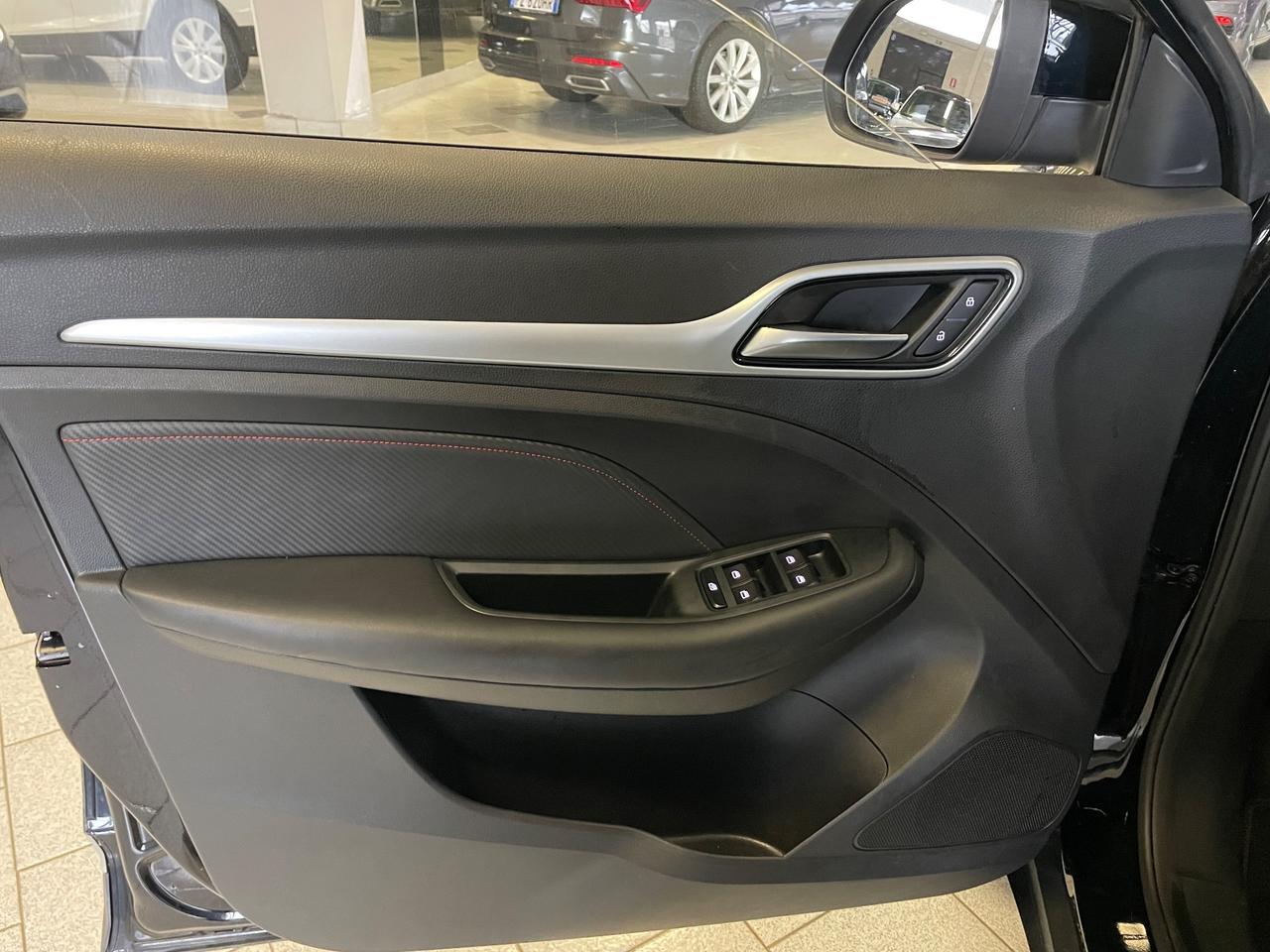 Mg ZS 1.5 Luxury Pelle Navy