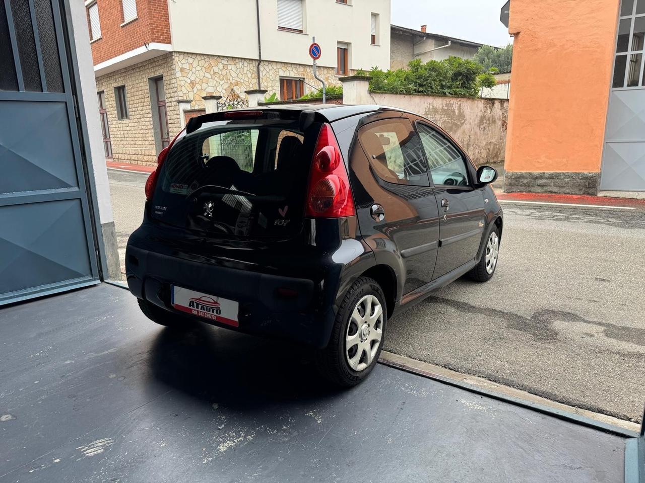 Peugeot 107 1.0 68CV 5p. Sweet Years
