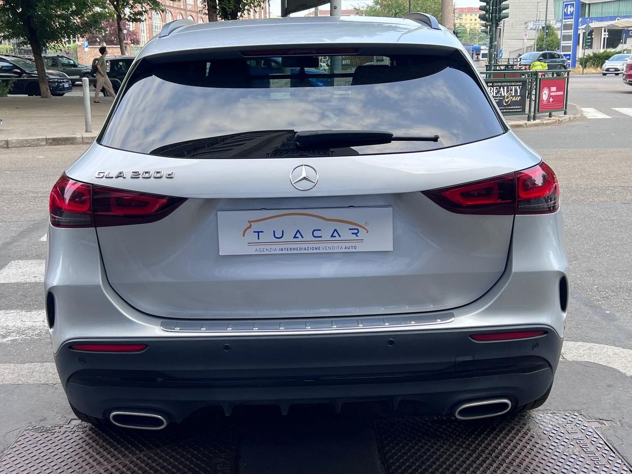 Mercedes-Benz GLA 200 Premium 200D *NIGHT PACK* #5914