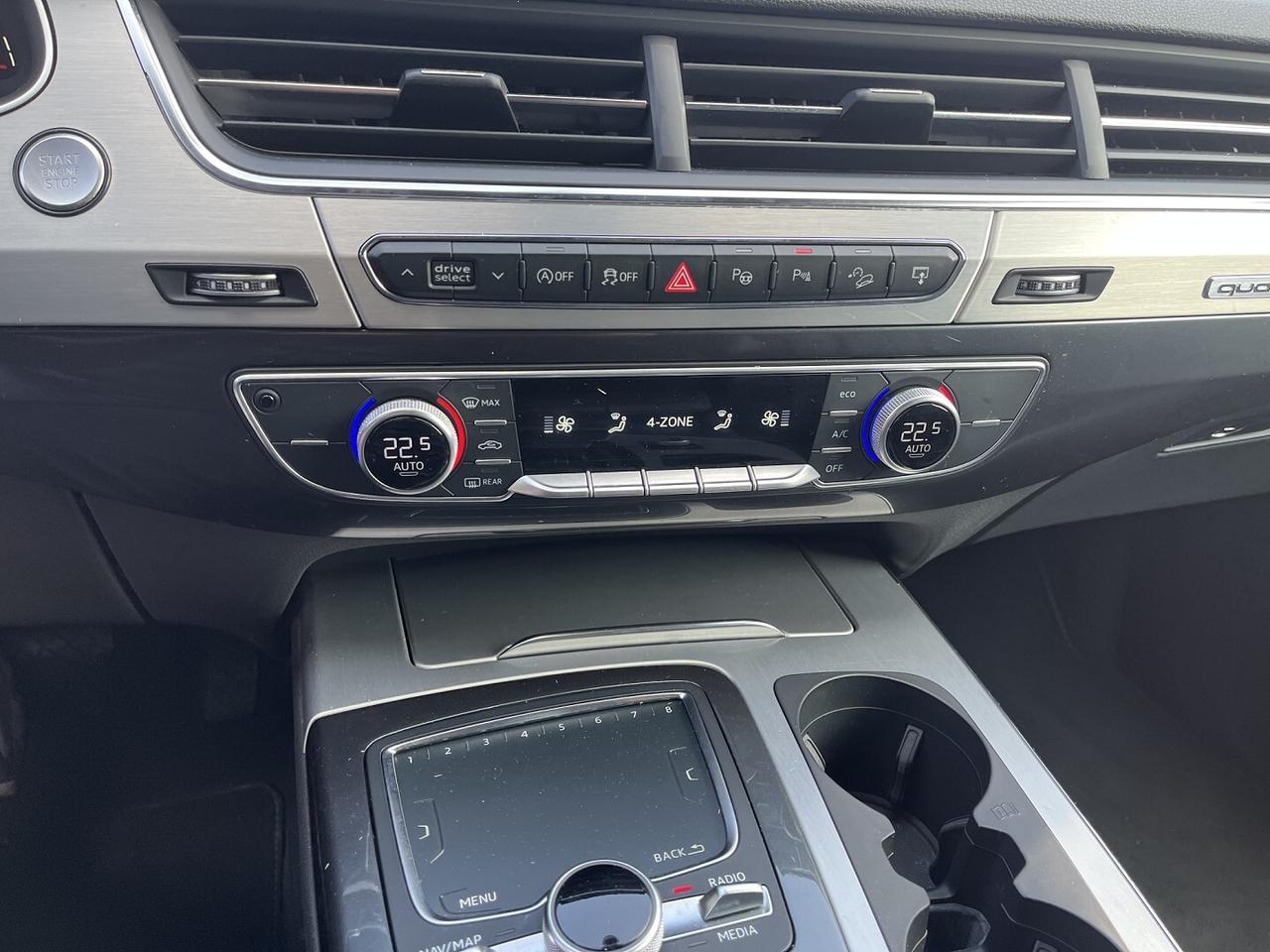 AUDI Q 7 3000 TDI 272 CV S.LINE ( GANCIO TRAINO )