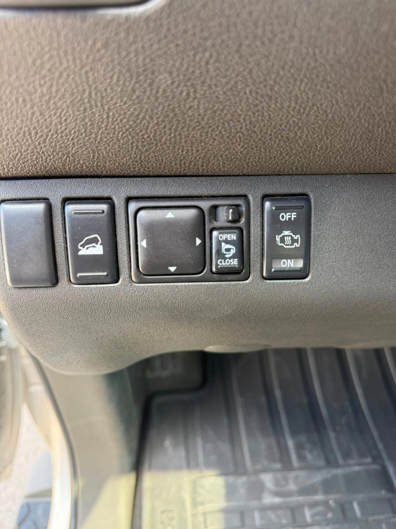 Nissan Pathfinder 2.5 dCi LE Chrome