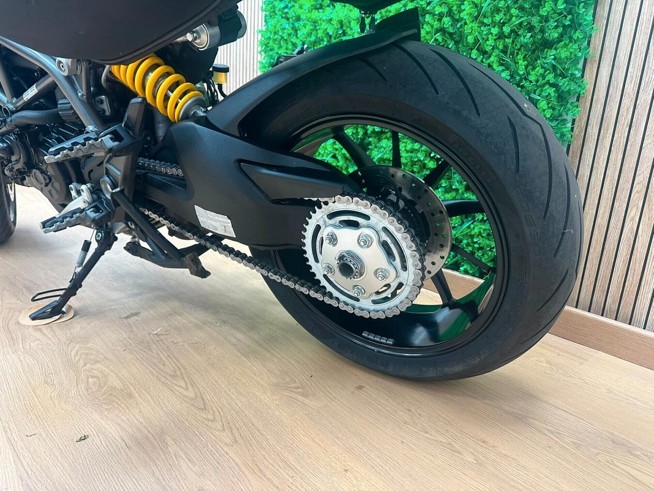 DUCATI HYPERSTRADA 939 / 34.000KM SCARICO AKRAPOVIC