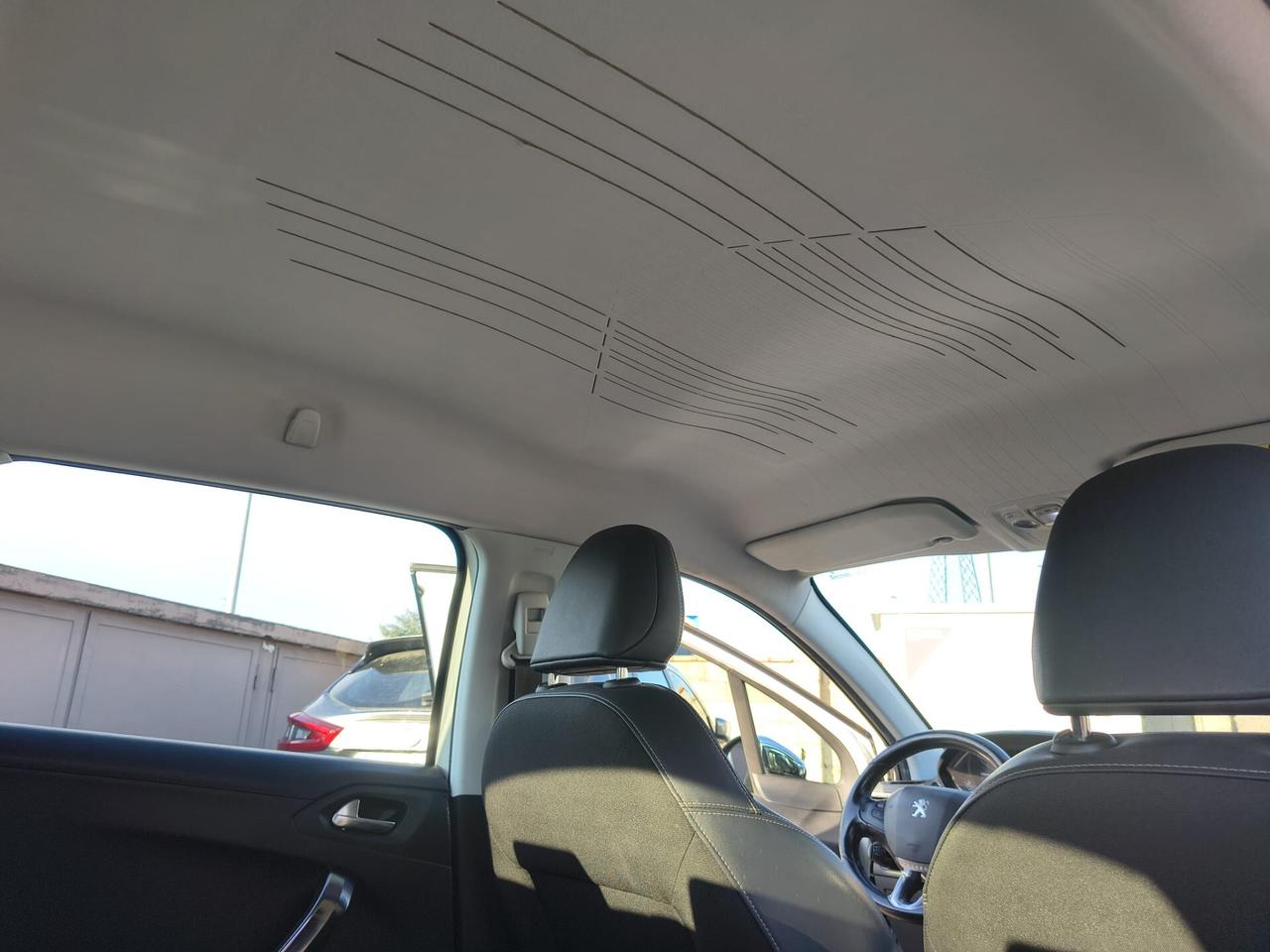 Peugeot 2008 1.2 BENZINA 5 PORTE
