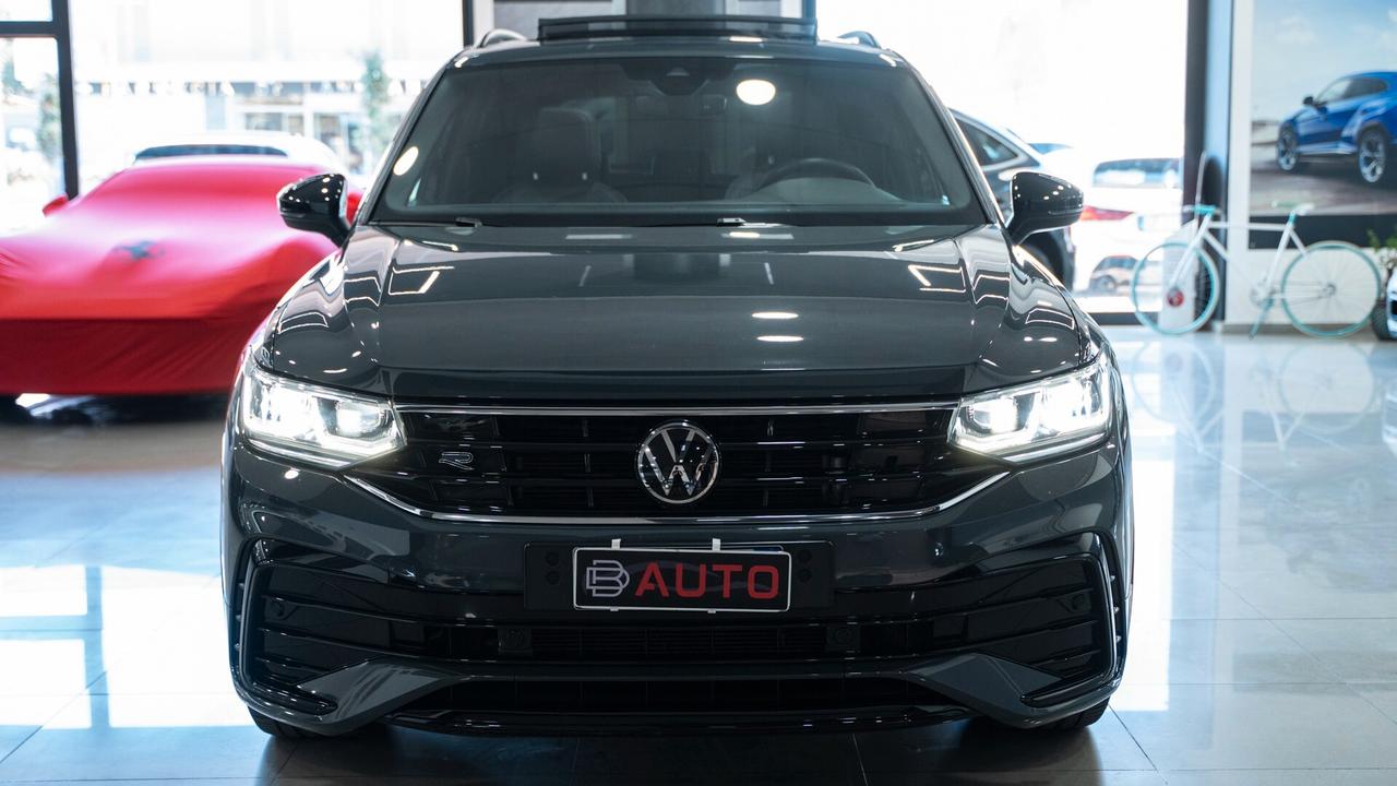 Volkswagen Tiguan 2.0 TDI 200 CV 2 X R LINE DSG 4MOTION SCR TETTO VIRTUAL CKT PACK LUCI XENO FULL OP