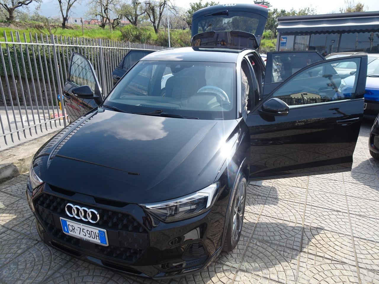 Audi A1 Allstreet 35 TFSI Identity Contrast