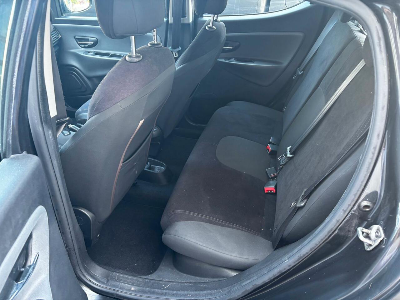 Lancia Ypsilon 1.2 69 CV 5 porte GPL Ecochic Silver IDONEA PER NEOPATENTATI PERMUTABILE
