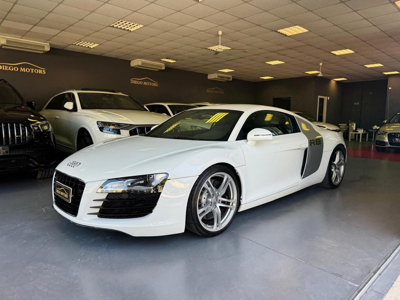 Audi R8 4.2 V8 FSI quattro R tronic