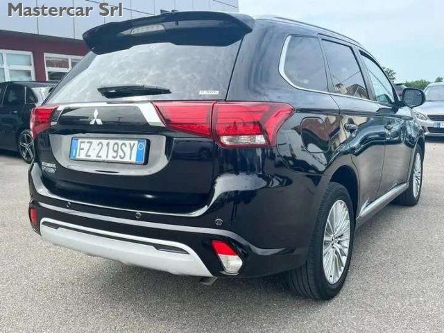 MITSUBISHI Outlander Outlander phev 2.4 Instyle 4wd - FZ219SY