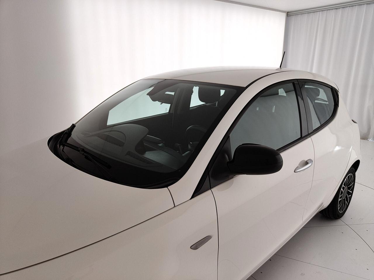 Lancia Ypsilon 1.0 FireFly 5 porte S&S Hybrid Platino