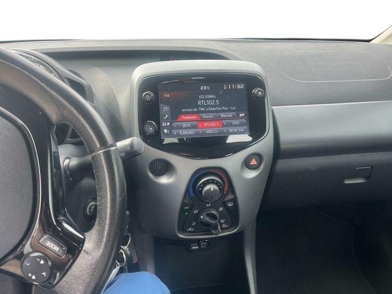 Toyota Aygo 5p 1.0 x-play 72cv