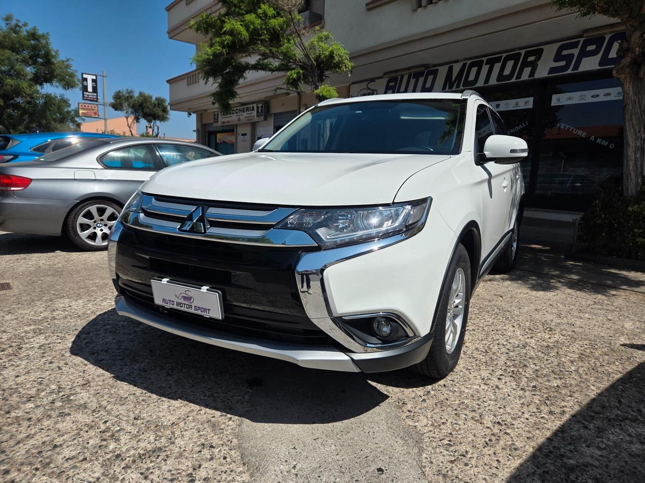 Mitsubishi Outlander 2.2 DI-D 4WD Intense