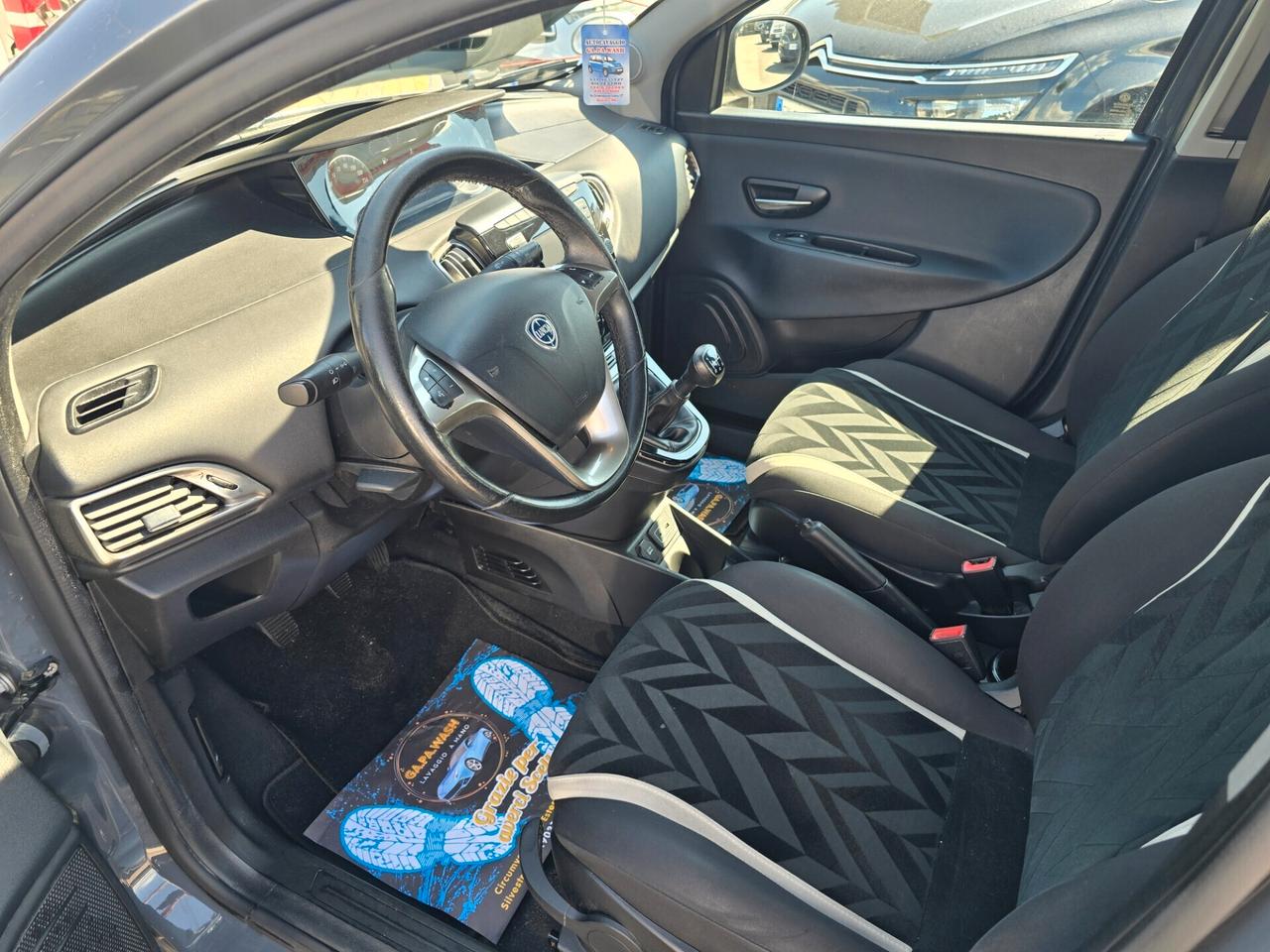 Lancia Ypsilon 1.3 MJT 95 CV 5 porte S&S Platinum