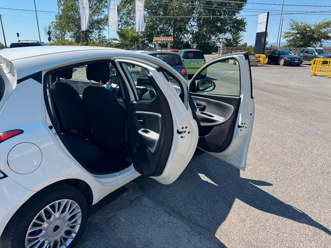 Lancia Ypsilon 1.2 BENZINA 69CV SILVER 2016