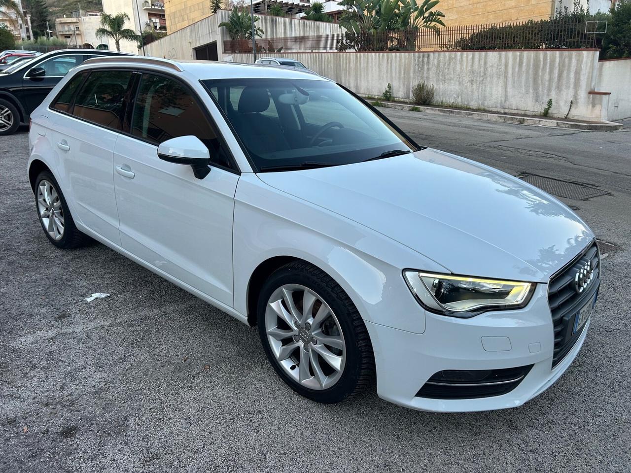 Audi A3 SPB 1.6 TDI Ambition ideale per neopatenta
