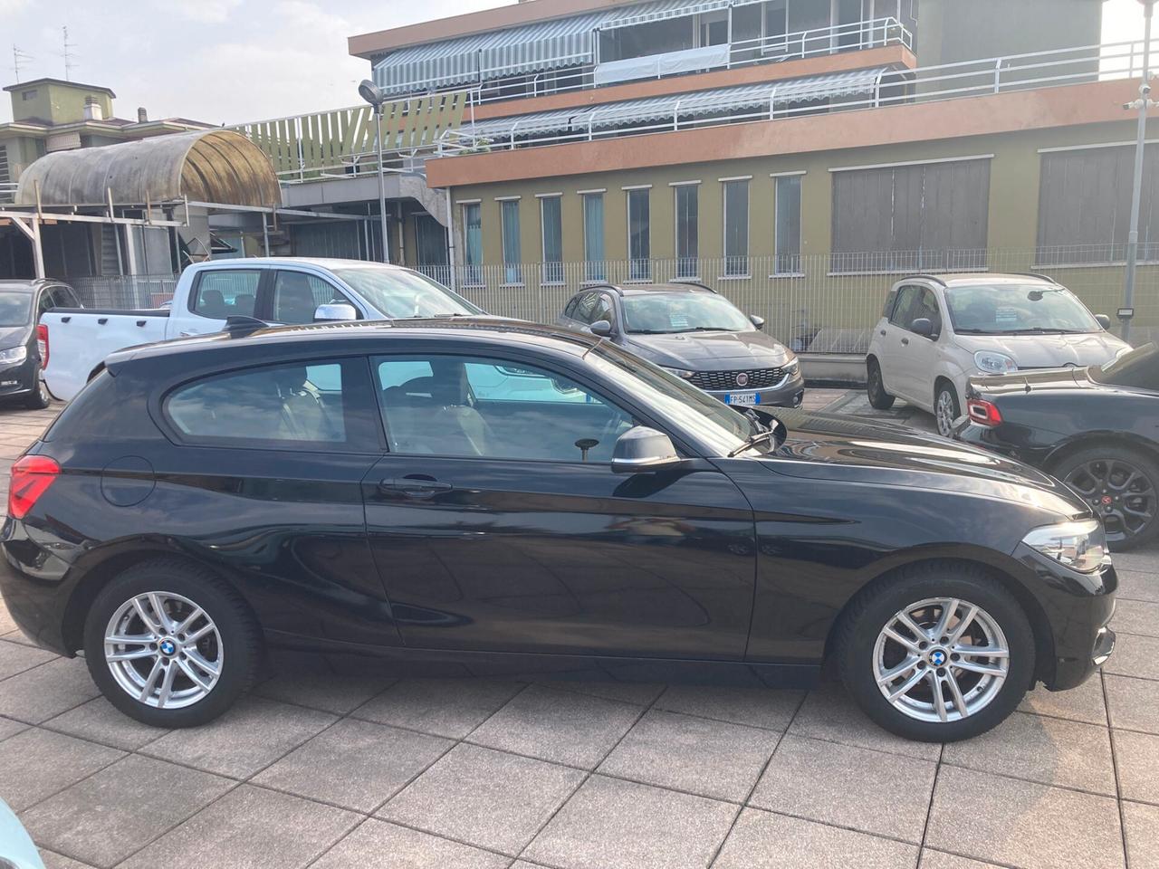 Bmw 114 114d 3p. Urban