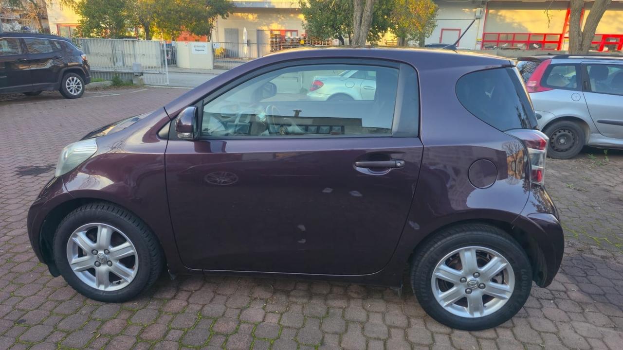 Toyota iQ 1.0 Sol