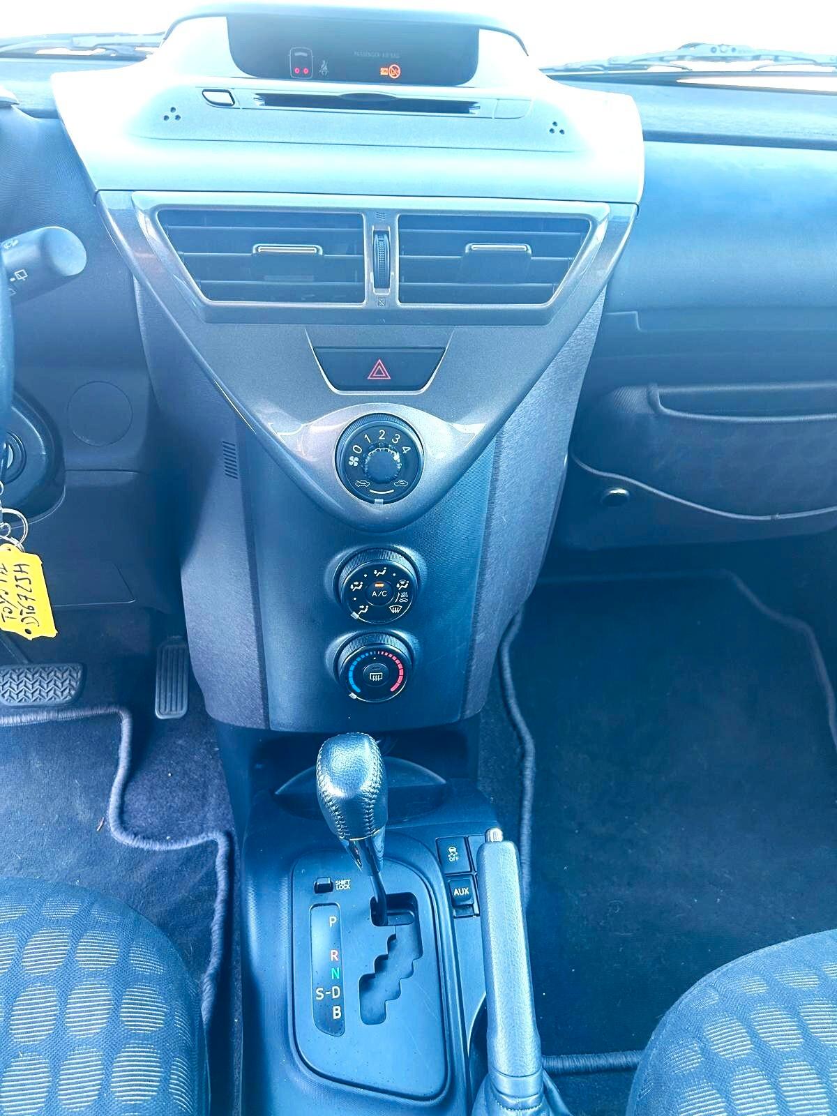 Toyota iQ 1.0 Multidrive