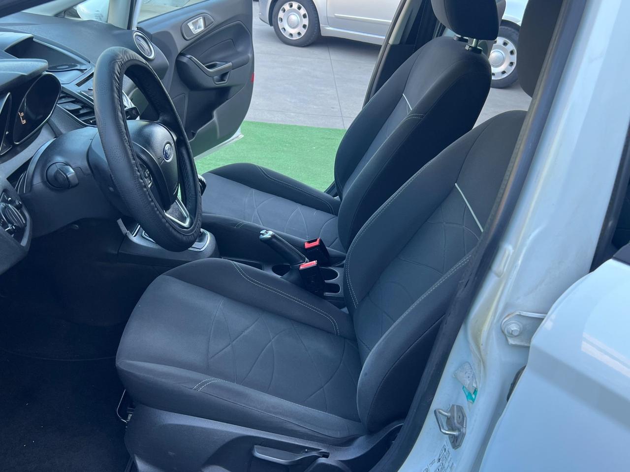 Ford Fiesta 1.2 60CV 5 porte Black & White Edition