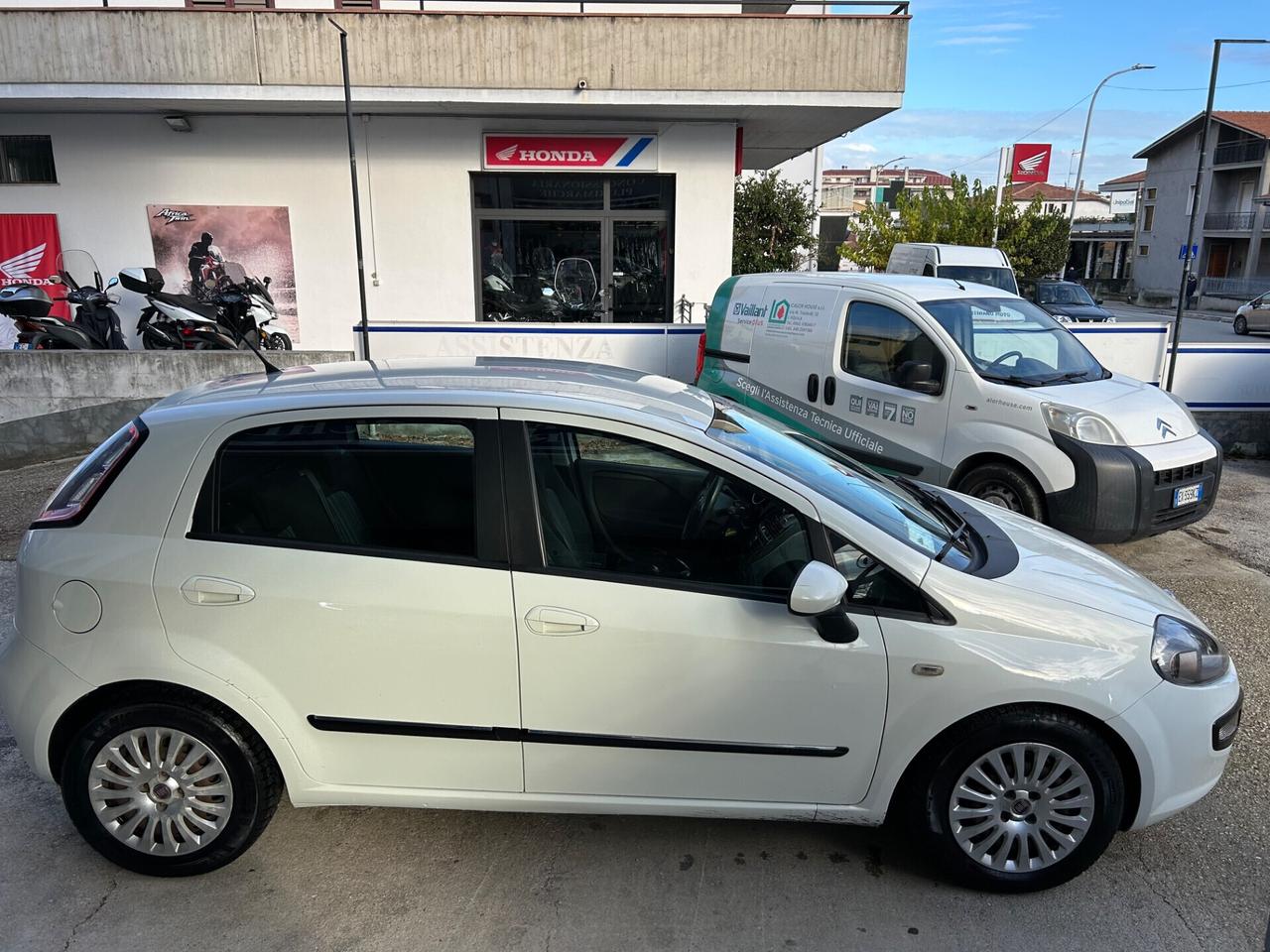 FIAT PUNTO Evo 1.3 Mjt 75 CV 5 porte NEOPATENTATI!!!