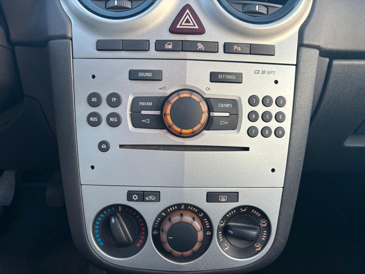 Opel Corsa 1.2 5 porte Cosmo