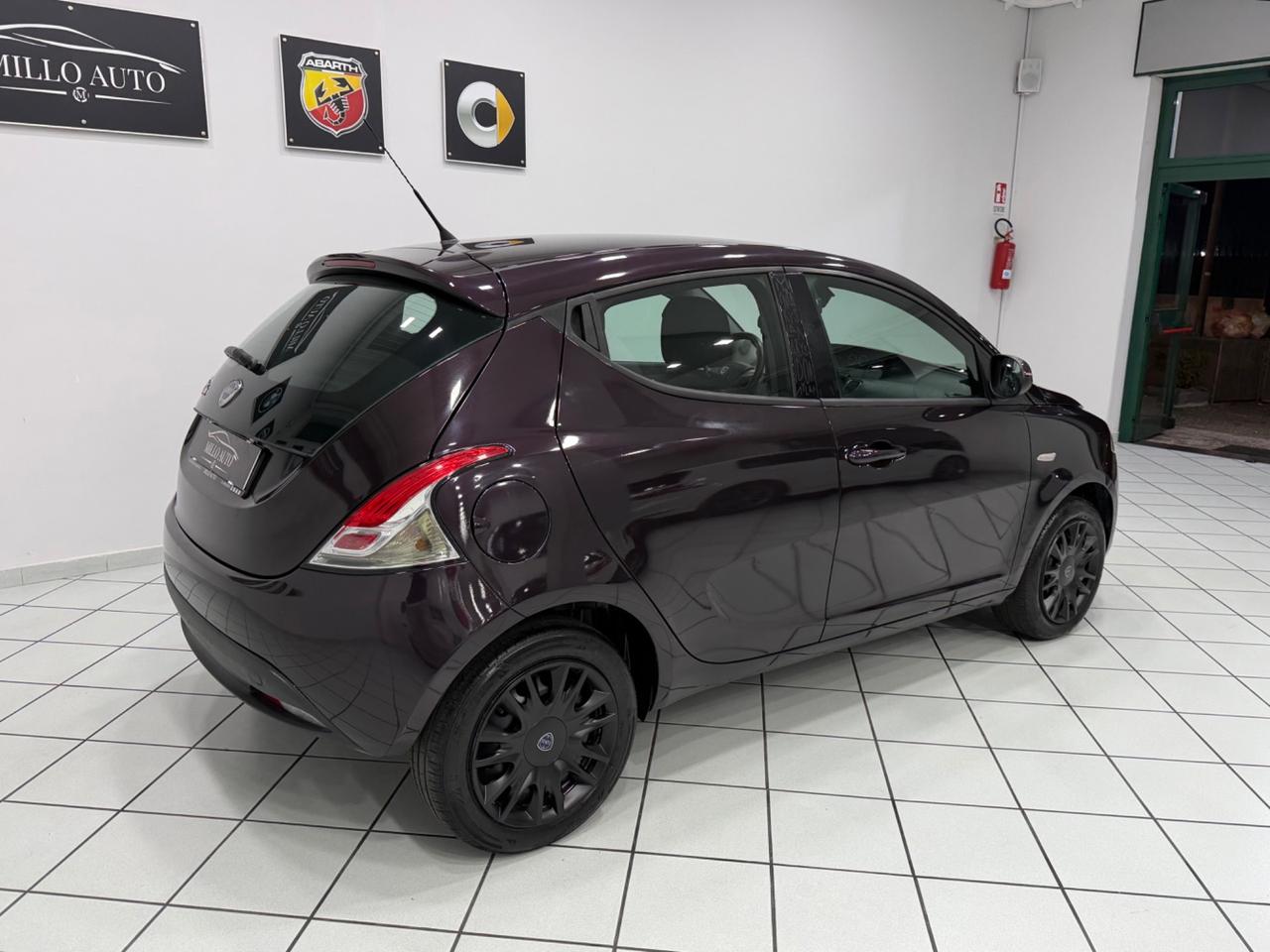 Lancia Ypsilon 1.2 69 CV 5 porte GPL Ecochic Elefantino