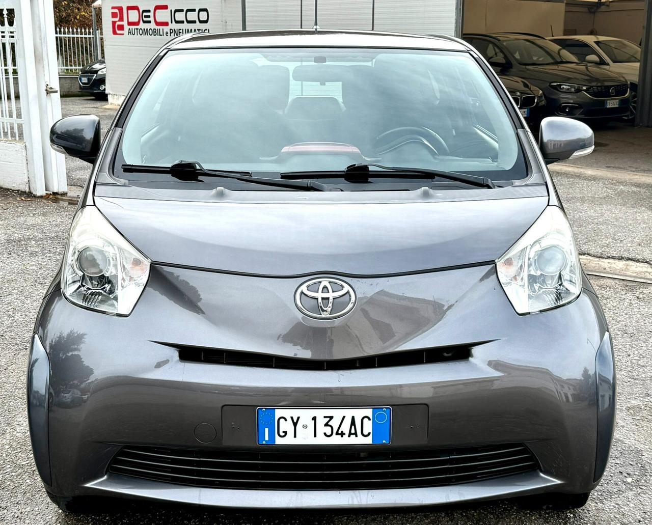 Toyota iQ 1.0 Lounge 4 Posti
