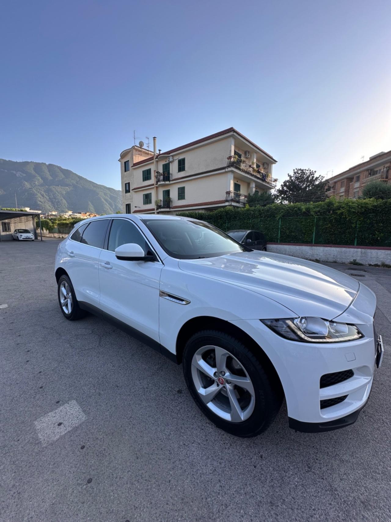 Jaguar F-Pace 2.0 D 180 CV AWD aut. Pure