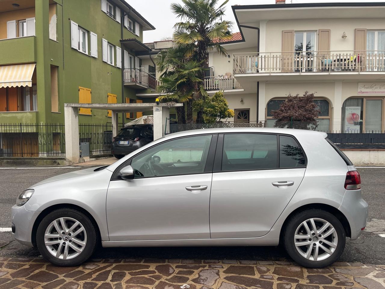Volkswagen Golf 1.6 TDI DPF 5p. Highline