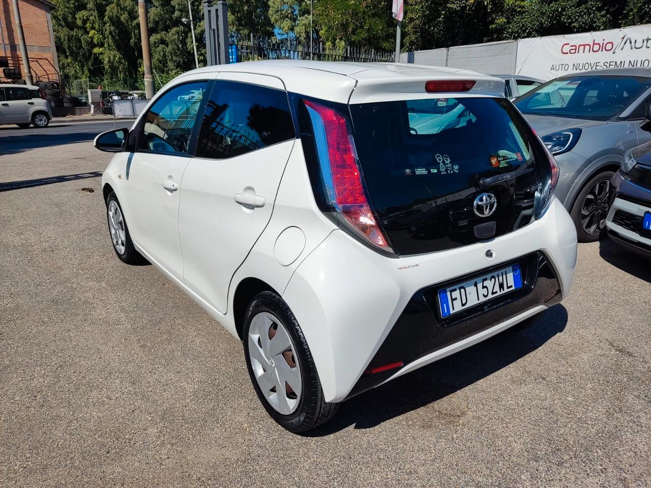Toyota Aygo 1.0 VVT-i 69 CV 5 porte x-clusiv